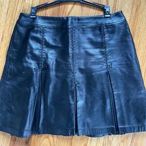 Women skirt, Genuine Leather, size 8.